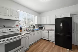 2204 S 12th St, Tacoma, WA 98405 - Photo 9