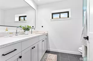 105 S 8th St, Lynden, WA 98264 - Photo 9
