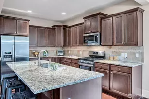 5231 NE 6th St, Renton, WA 98059 - Photo 9