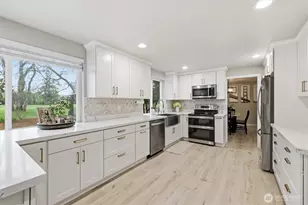 8410 Zircon Dr SW, Lakewood, WA 98498 - Photo 9