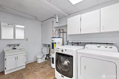 9055 Yakima Avenue, Tacoma, WA 98444 - Photo 11