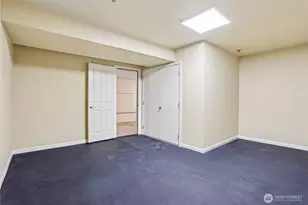 11875 SE 4th Pl, Bellevue, WA 98005 - Photo 29