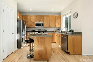 1126 204th Pl SW, Lynnwood, WA 98036 - Photo 9