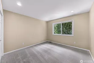 25827 NE 9th St, Sammamish, WA 98074 - Photo 17