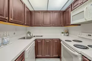 100 Ward St, Seattle, WA 98109 - Photo 23