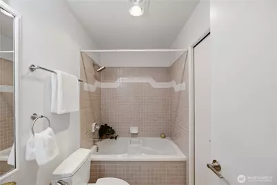 2040 13th Avenue W #13, Seattle, WA 98119 - Photo 31