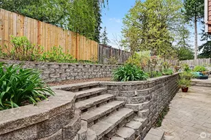 4002 NE 7th Ct, Renton, WA 98056 - Photo 37