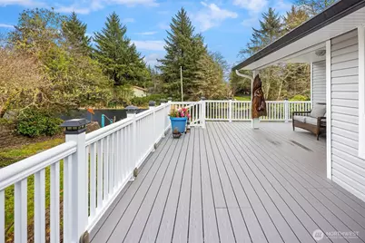 646 Island Cir SE, Ocean Shores, WA 98569 - Photo 9