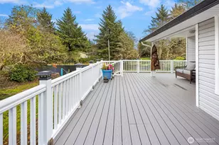 646 Island Cir SE, Ocean Shores, WA 98569 - Photo 9