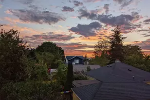 135 N 105th St, Seattle, WA 98133 - Photo 1