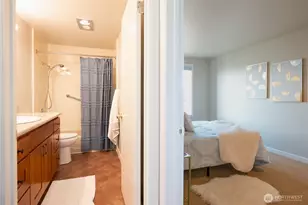 2253 Gilman Dr W, Seattle, WA 98119 - Photo 21