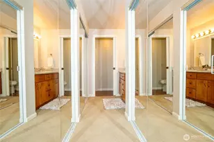 2253 Gilman Dr W, Seattle, WA 98119 - Photo 15