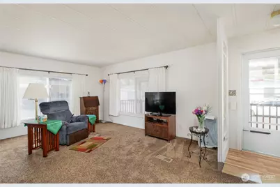 1200 Lincoln Street #424, Bellingham, WA 98229 - Photo 5