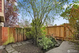 337 N 105th St, Seattle, WA 98133 - Photo 23
