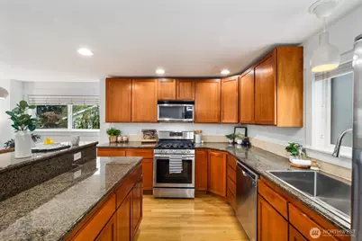 337 N 105th Street #A, Seattle, WA 98133 - Photo 17