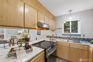20301 19th Ave NE, Shoreline, WA 98155 - Photo 3