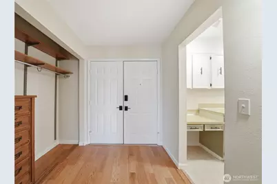 2565 Dexter Avenue N #103, Seattle, WA 98109 - Photo 7