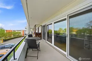 2565 Dexter Ave N, Seattle, WA 98109 - Photo 29