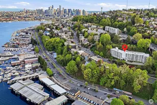 2565 Dexter Ave N, Seattle, WA 98109 - Photo 37