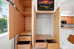 300 10th Ave, Seattle, WA 98122 - Photo 5