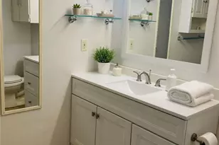 8848 Interlake Ave N, Seattle, WA 98103 - Photo 17