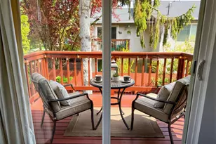 8848 Interlake Ave N, Seattle, WA 98103 - Photo 9