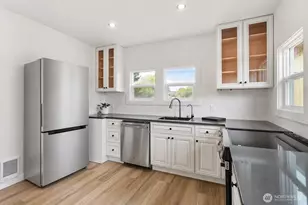 2432 Grant St, Bellingham, WA 98225 - Photo 11