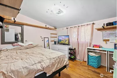 14347 Ashworth Avenue N, Seattle, WA 98133 - Photo 9