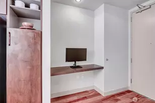 910 Lenora St, Seattle, WA 98121 - Photo 23