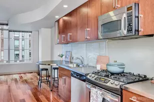 910 Lenora St, Seattle, WA 98121 - Photo 5