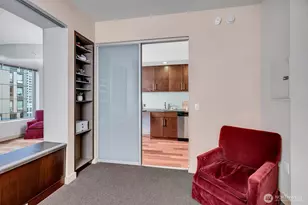 910 Lenora St, Seattle, WA 98121 - Photo 19