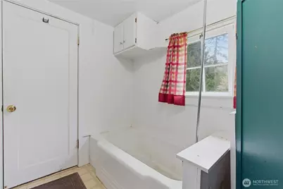 6557 Cultus Bay Road, Clinton, WA 98236 - Photo 19
