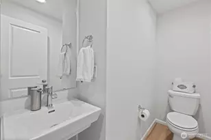 8226 S 132nd St, Seattle, WA 98178 - Photo 9