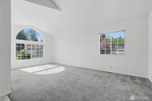 70 SW Roeder Dr, Oak Harbor, WA 98277 - Photo 5