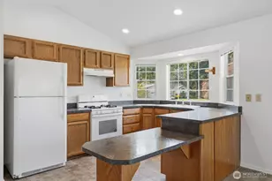 70 SW Roeder Dr, Oak Harbor, WA 98277 - Photo 13