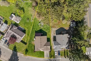 70 SW Roeder Dr, Oak Harbor, WA 98277 - Photo 3