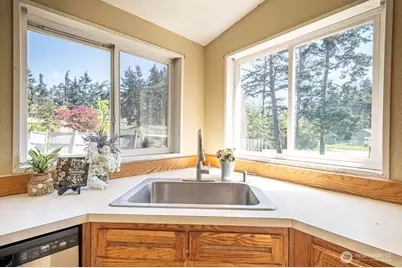 1090 Paul Avenue, Oak Harbor, WA 98277 - Photo 11