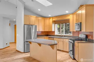 1038 NE Blue Rdg Dr, Poulsbo, WA 98370 - Photo 13