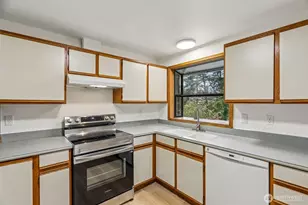 22904 41st Pl W, Mountlake Terrace, WA 98043 - Photo 11