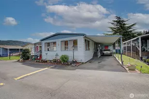2424 Nightingale Ln, Kelso, WA 98626 - Photo 3