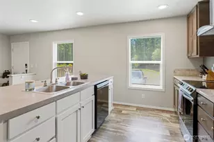 110 E Lavender Ln, Shelton, WA 98584 - Photo 9