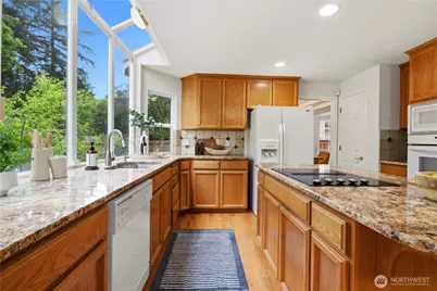 8231 126th Place SE, Newcastle, WA 98056 - Photo 11