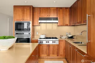500 106th Ave NE, Bellevue, WA 98004 - Photo 9