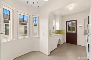 4052 44th Ave SW, Seattle, WA 98116 - Photo 9