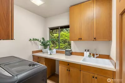 8151 NE Hidden Cove Road, Bainbridge Island, WA 98110 - Photo 17
