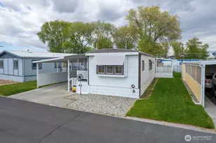 2240 W Broadway, Moses Lake, WA 98837 - Photo 3