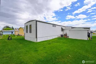 2240 W Broadway, Moses Lake, WA 98837 - Photo 27