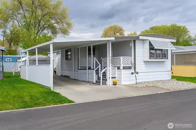 2240 W Broadway #137, Moses Lake, WA 98837 - Photo 1