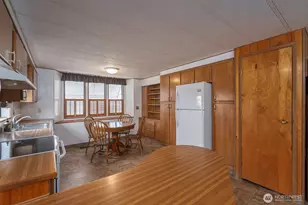 2240 W Broadway, Moses Lake, WA 98837 - Photo 11