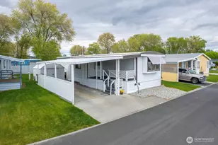2240 W Broadway, Moses Lake, WA 98837 - Photo 33
